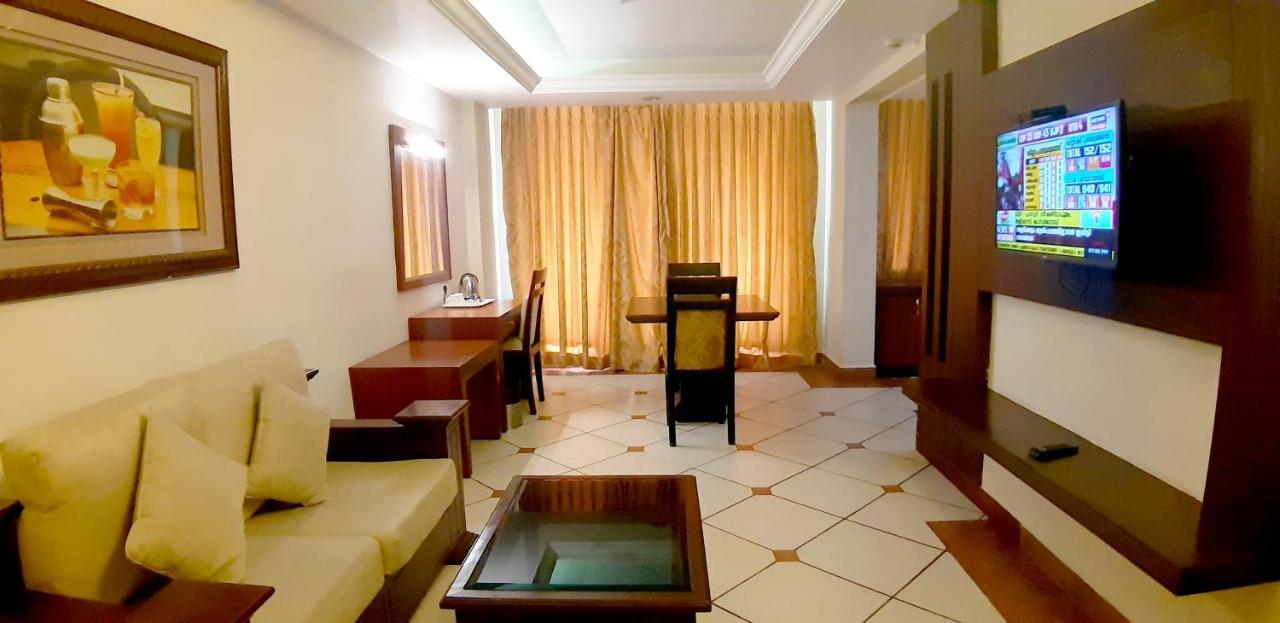 Emarald Hotel Cochin Kochi Luaran gambar