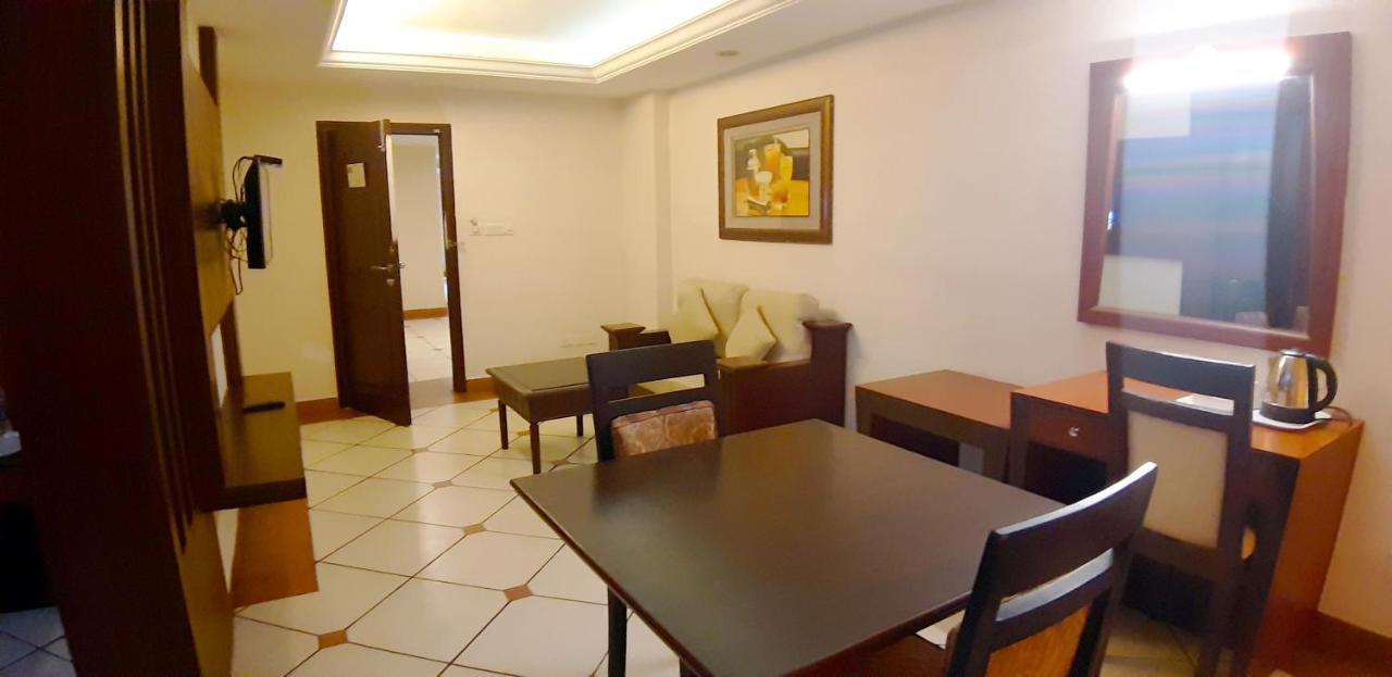 Emarald Hotel Cochin Kochi Luaran gambar