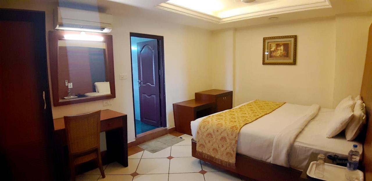 Emarald Hotel Cochin Kochi Luaran gambar
