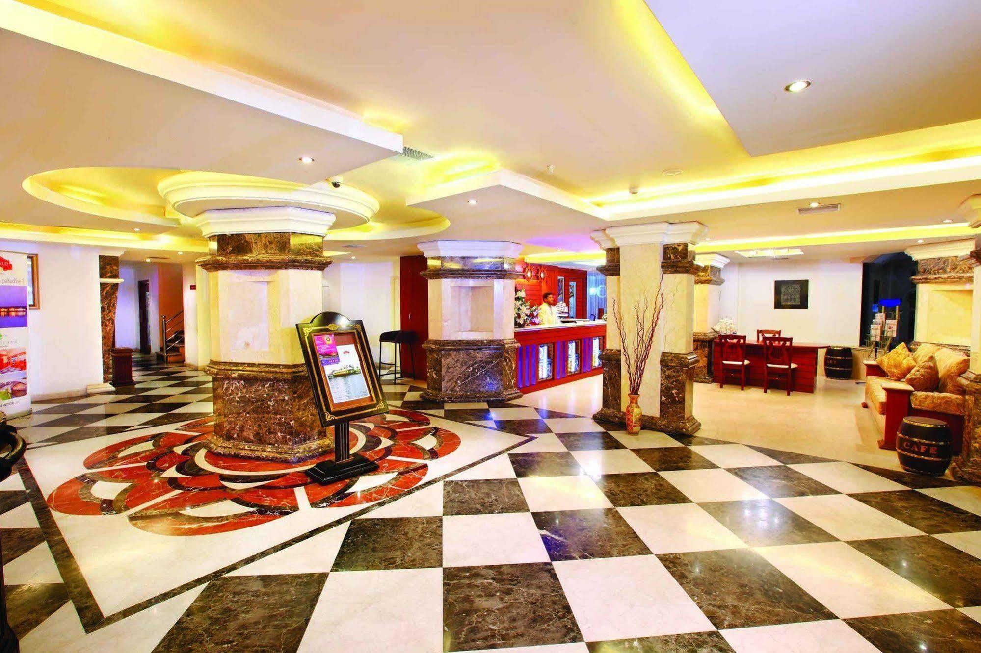 Emarald Hotel Cochin Kochi Luaran gambar