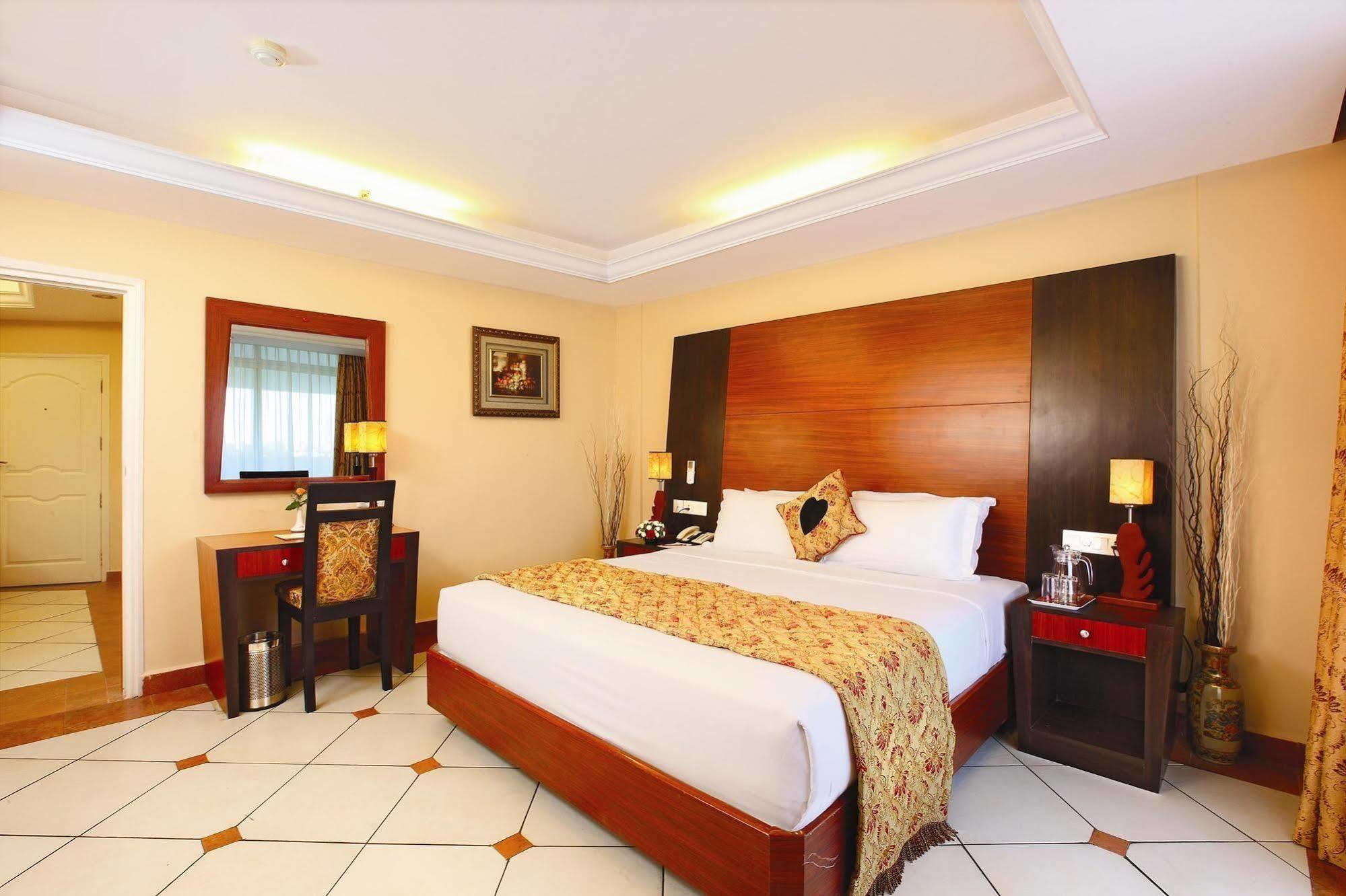 Emarald Hotel Cochin Kochi Luaran gambar