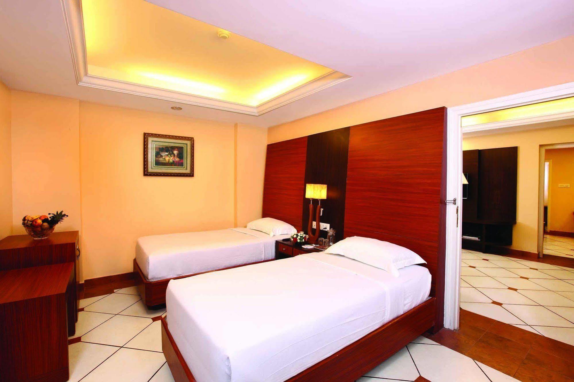 Emarald Hotel Cochin Kochi Luaran gambar