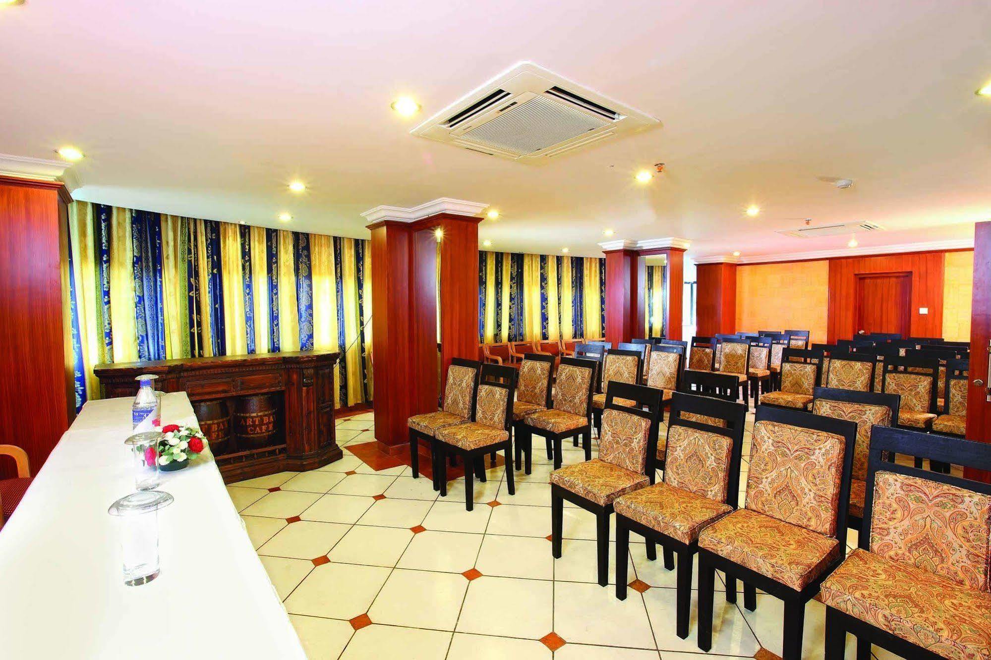 Emarald Hotel Cochin Kochi Luaran gambar