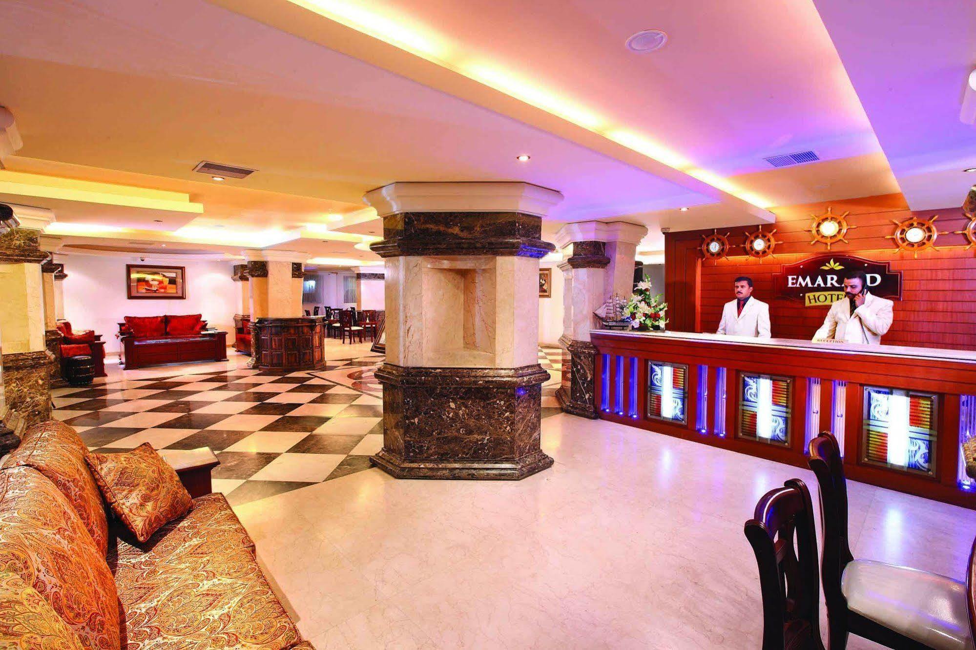 Emarald Hotel Cochin Kochi Luaran gambar